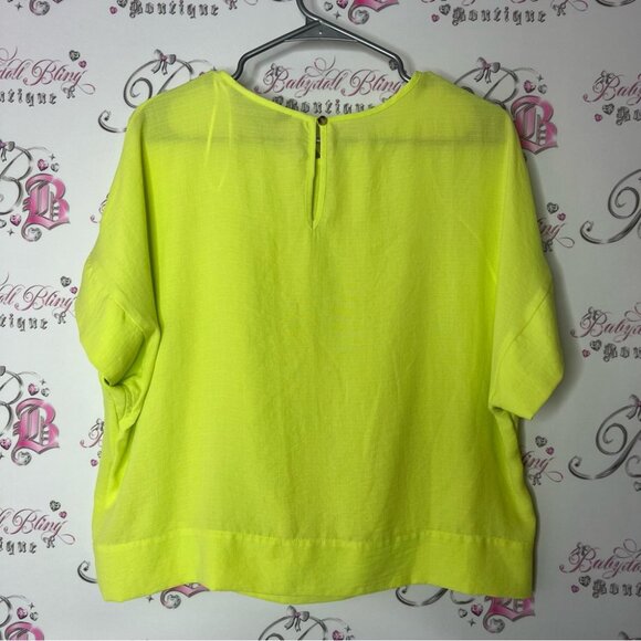 F&F blouse short sleeve lightweight key hole opening back Lime Green Top - Picture 2 of 6